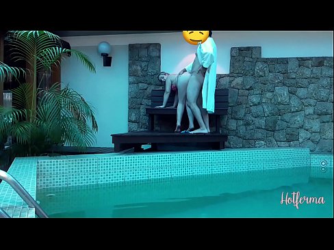 ❤️ Boss invita a cameriera à a piscina, ma ùn pudia resiste à un caldu Video porno à co.newautoglass.ru ❌